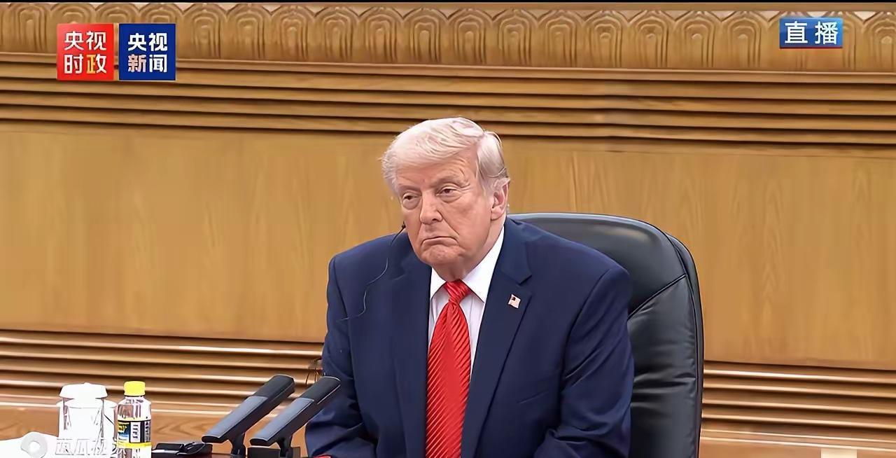 岁月面前，总统也得服老不得不说，岁数这东西可骗不了人呐！这会儿，总统估计困得