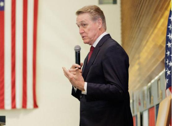 美国撑不住了？2026年1月29日，美驻华大使挑事：中方违规！黄金白银断崖式崩盘