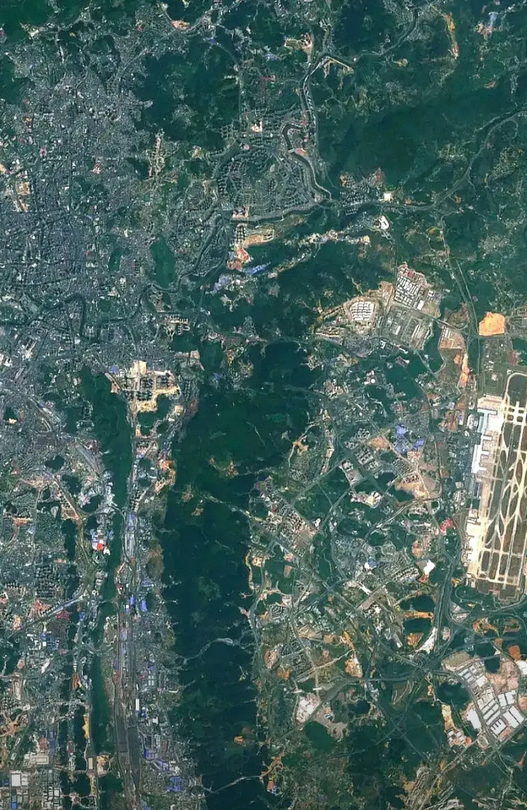 实话实说，贵阳市框架好大的，这图中只是一部分，感觉比周边同等级的昆明、南宁、长沙