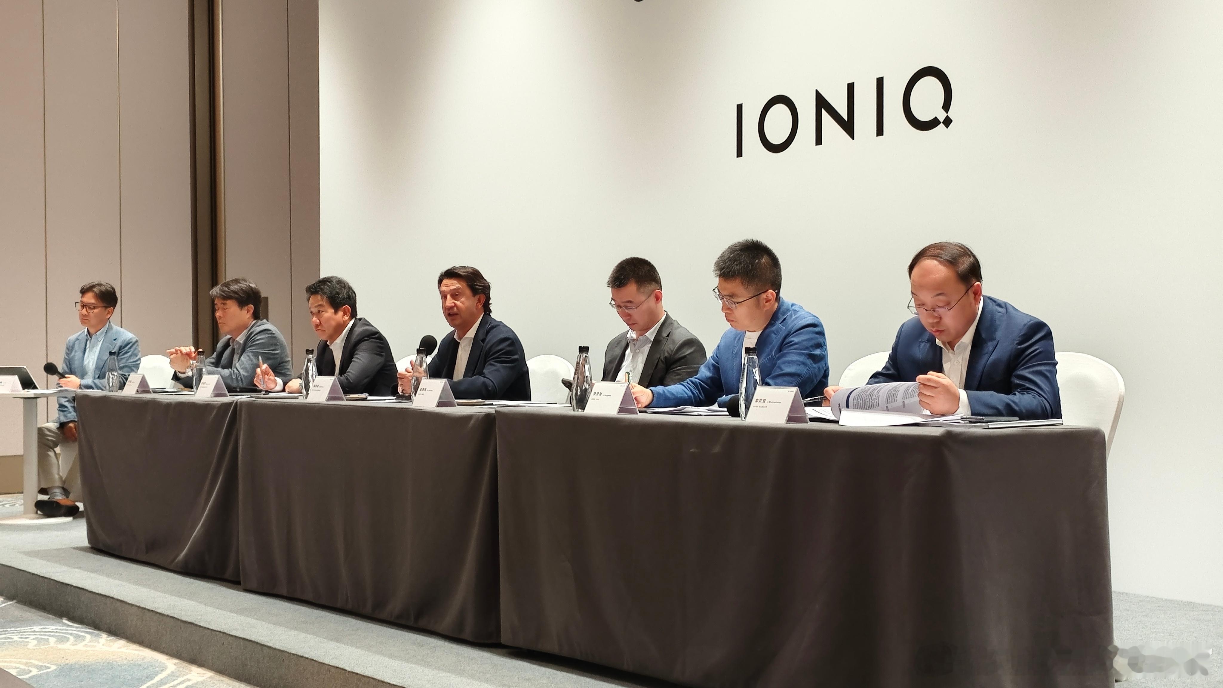 现代汽车从全球到中国所有高管，包括合资伙伴的高管都亮相了现代汽车CEO穆厚载表示