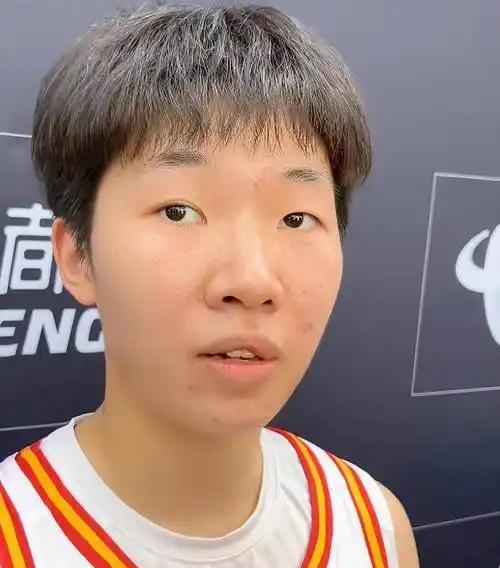 如果没有大运会，还真不知道陈玉捷这个女孩。这个身高只有1米68的小姑娘，在女篮