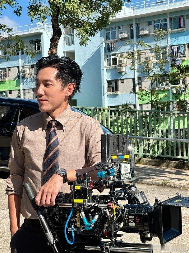 藝人張頴康剛同太太麥雅緻慶祝結婚13年，原來佢人生都有新發展，今日佢發文表示要離