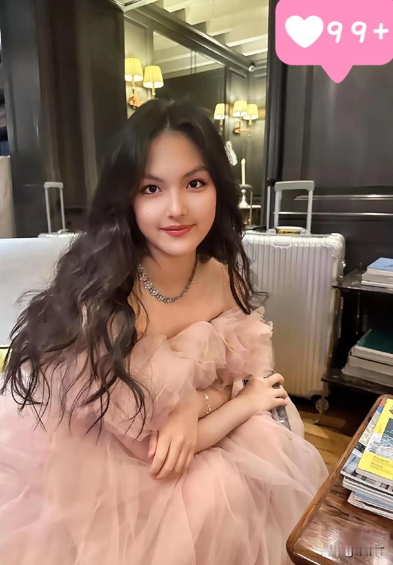 不扒不知道一扒吓一跳，原来王诗龄不只是豪门千金，还是艺术世家。​王诗龄这回