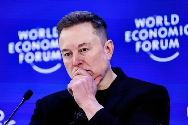 马斯克可能是中美博奕中最大的变量。这人，确实是个“狠角色”。你说他是个商人吧，他