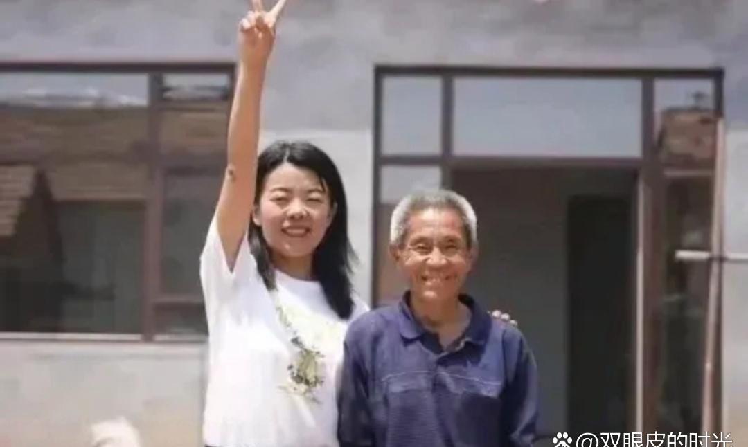 1989年，山东67岁老人在路边捡到1女婴。回村后，她四处敲门送孩子，众人纷纷拒