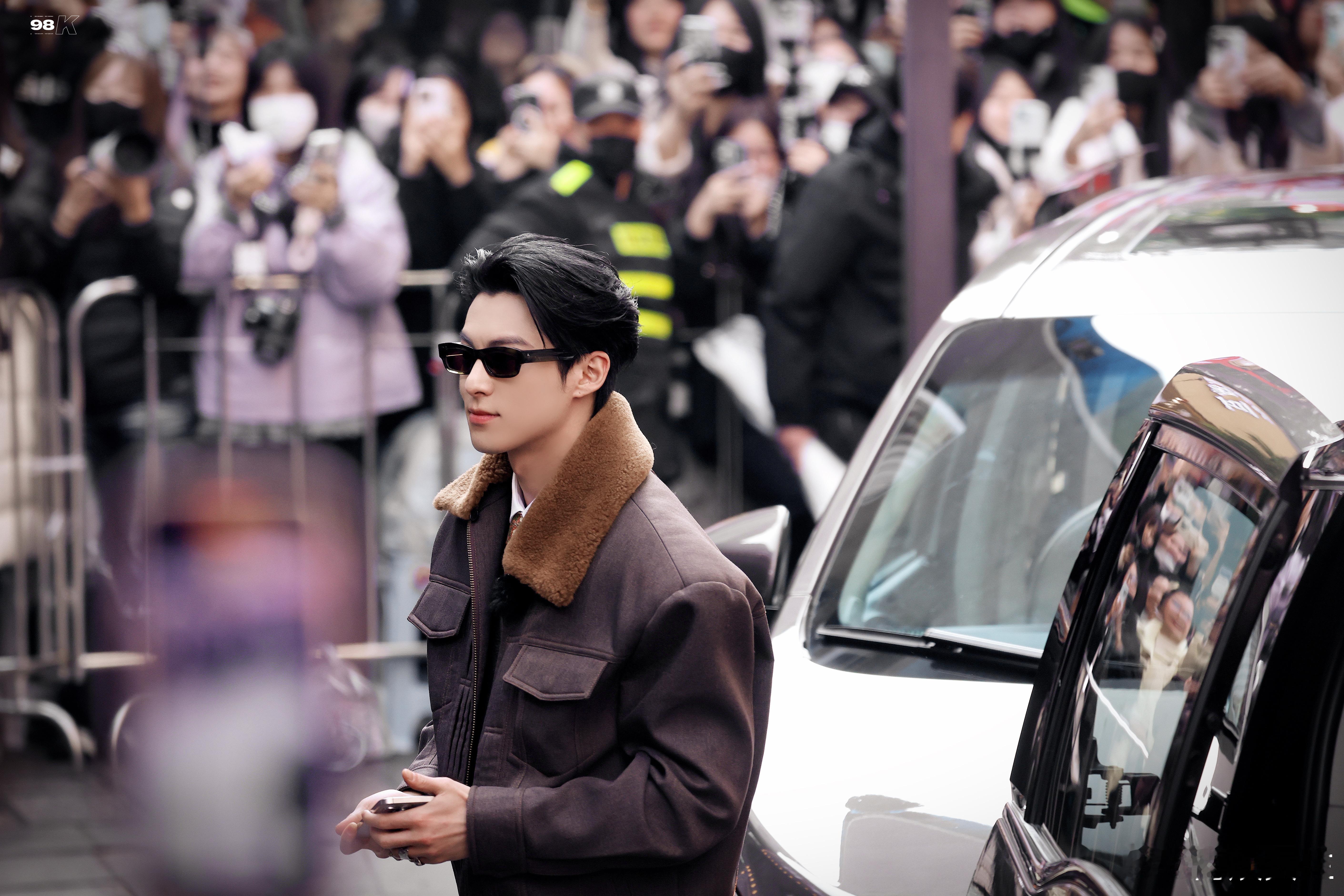 77年黄晓明喊72年王鹤棣爸爸叔辈分乱成一锅粥！77年的人喊72年的人叔