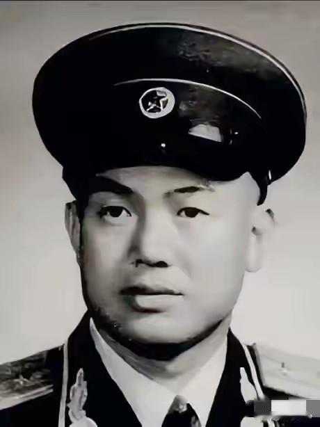 1956年的南京：落叶纷飞的街头，藏着新中国破局重生的底气1956年的南京