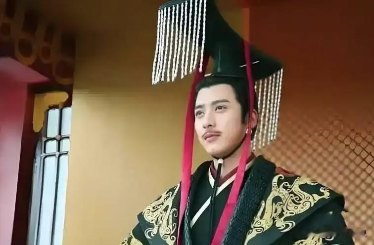 孝文帝迁都，教科书上说是为了汉化。对，但没说到根上。他真正要干的，是从平城那帮老