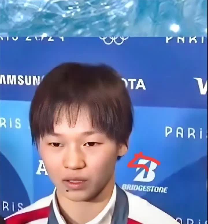 卧槽！你们猜咋了？全红婵被苏炳添看上了，这事儿大了去了！这俩人搁一块，牛