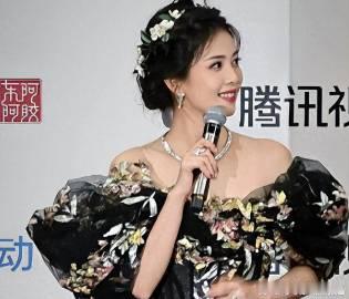 看到星光大赏里面的白鹿，才明白原来当年郝蕾说的一点没错
