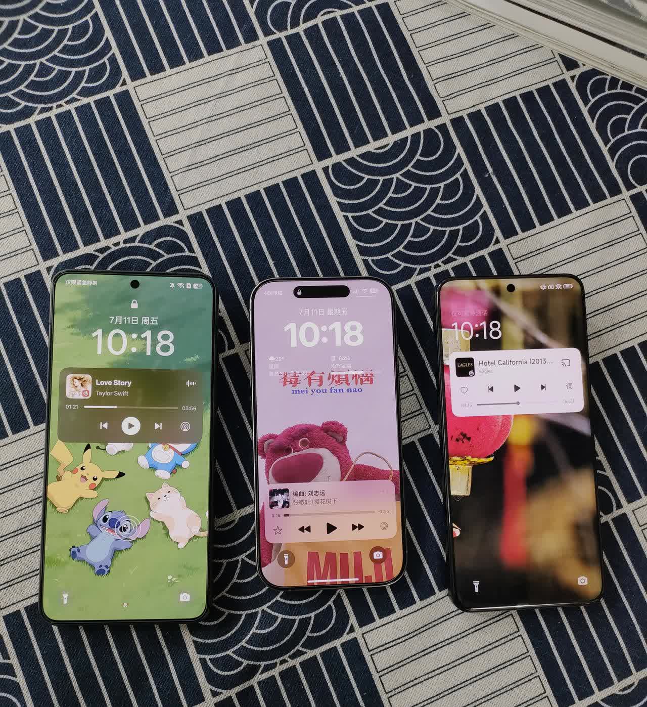 分享三个同事的手机锁屏～找了隔壁同事的手机看锁屏分别是OPPOfi