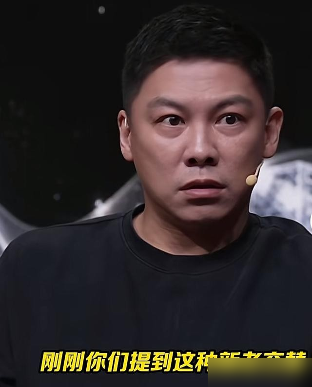 陈玘直播原话：现在国乒男队，是乱世。樊振东十六七岁就冲出来了，那会儿他头顶压着马龙、张继科，照样杀出