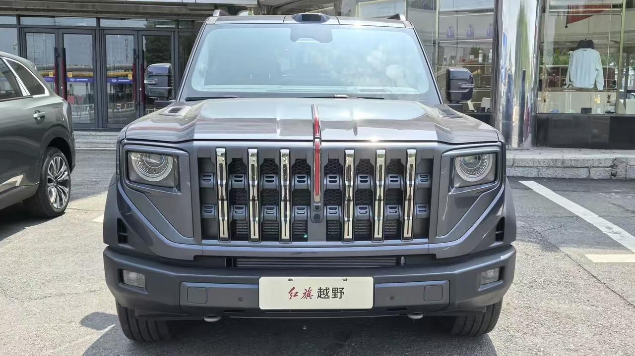 红旗首款硬派越野G919实车持续曝光，新车已经进入上市冲刺阶段，预计今年下半年正