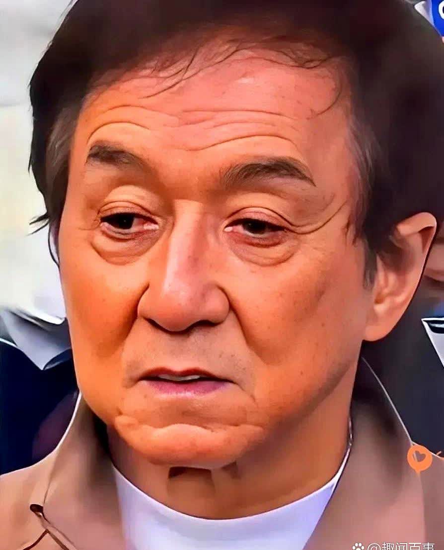房祖名估计得懊悔死了，心里憋屈得不行。他压根儿没想到，就因为最近在加拿大