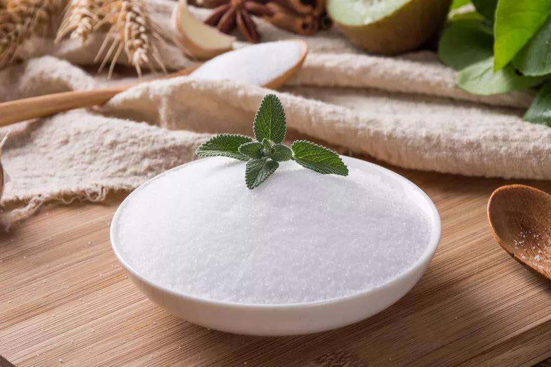 高血压患者少用盐？医生提示：除了盐，另外四种高钠调味也应少用，早知道早改变一