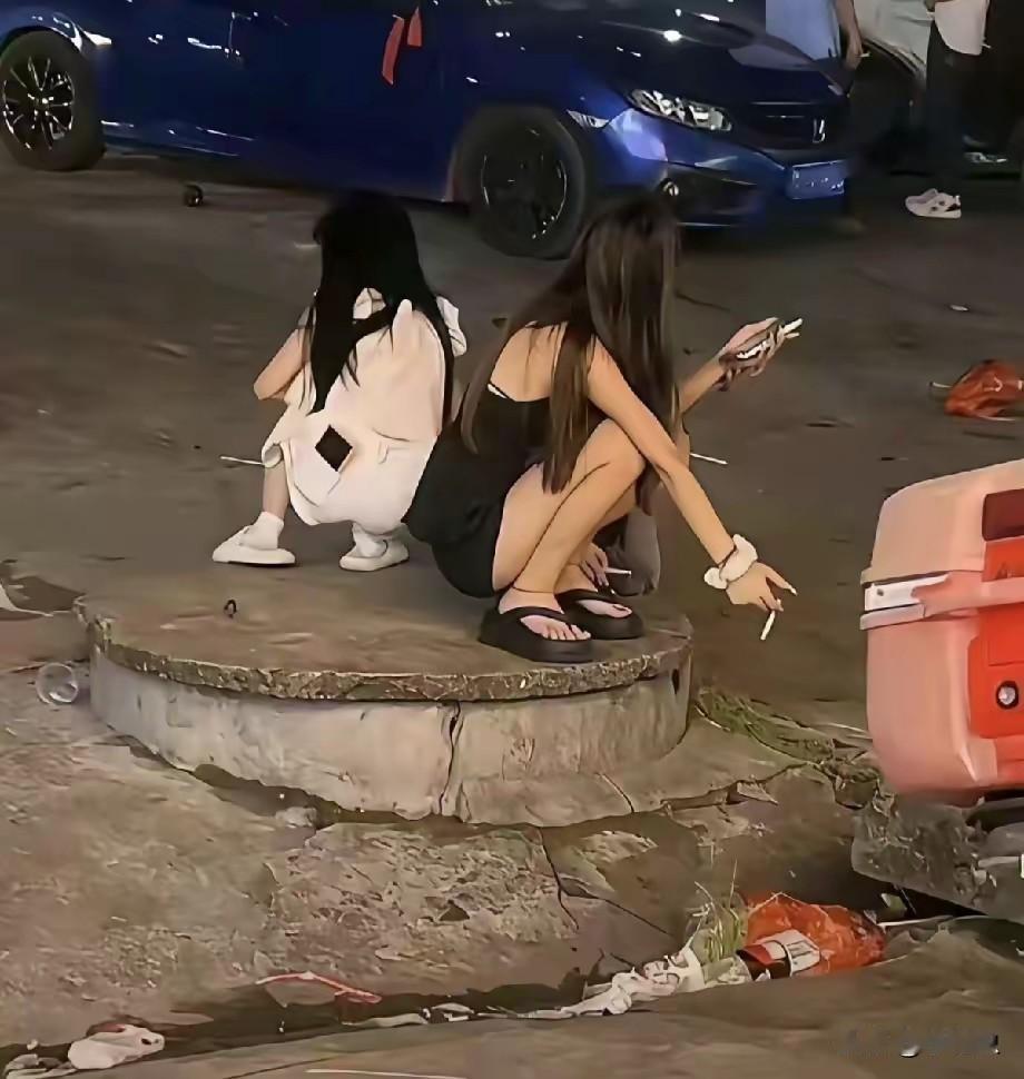 加强青少年控制，我发现最近女孩子抽烟越来越多了，男青少年抽烟越来越少。很多小妹