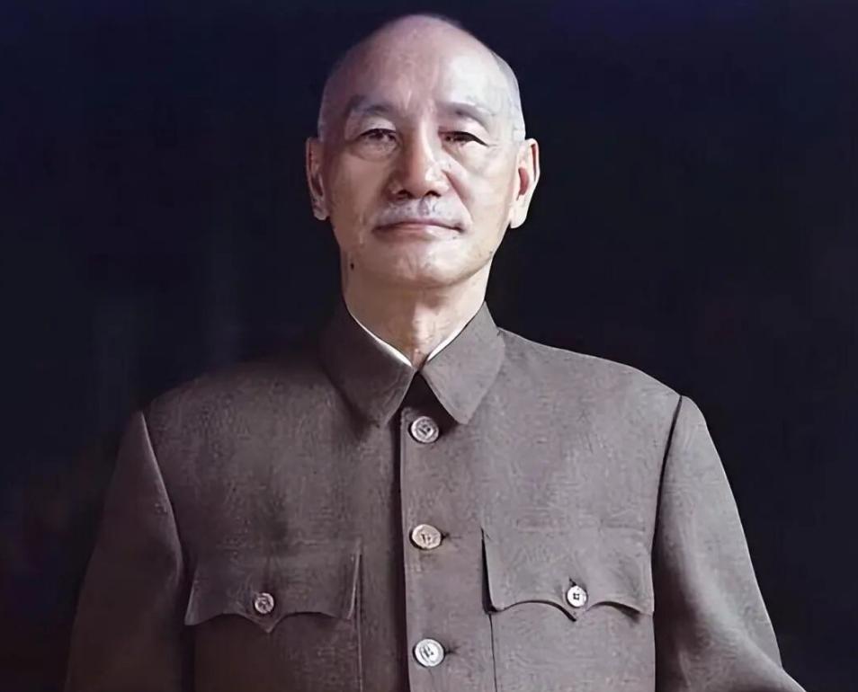退守台湾之后，蒋介石在日记中复盘大陆失败，他将丢失江山的责任，归咎于两个人。