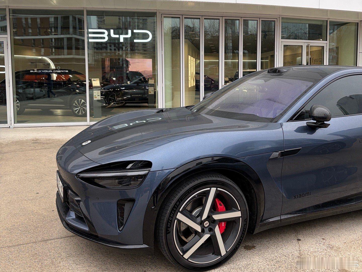 温馨提示：千万不要开小米去中国品牌的门店“砸场子”，这会让销售人员感到恐慌和一丝