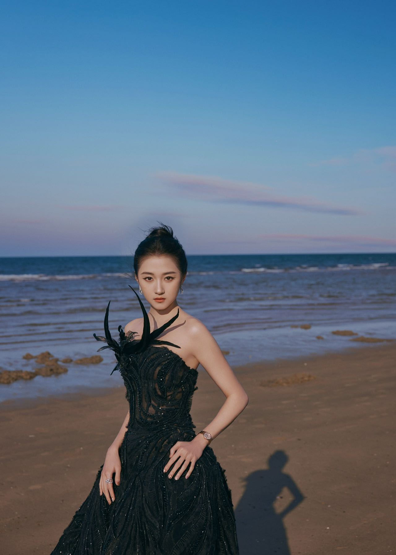 关晓彤飞天奖造型第一套ElieSaab2026秋冬高定系列🖤🪶第二套C