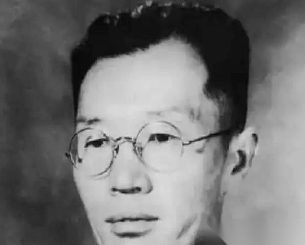 蒋介石亲笔批了四个字:立处极刑。这意思就是,别审了,秘密弄死,扔江里。那晚,