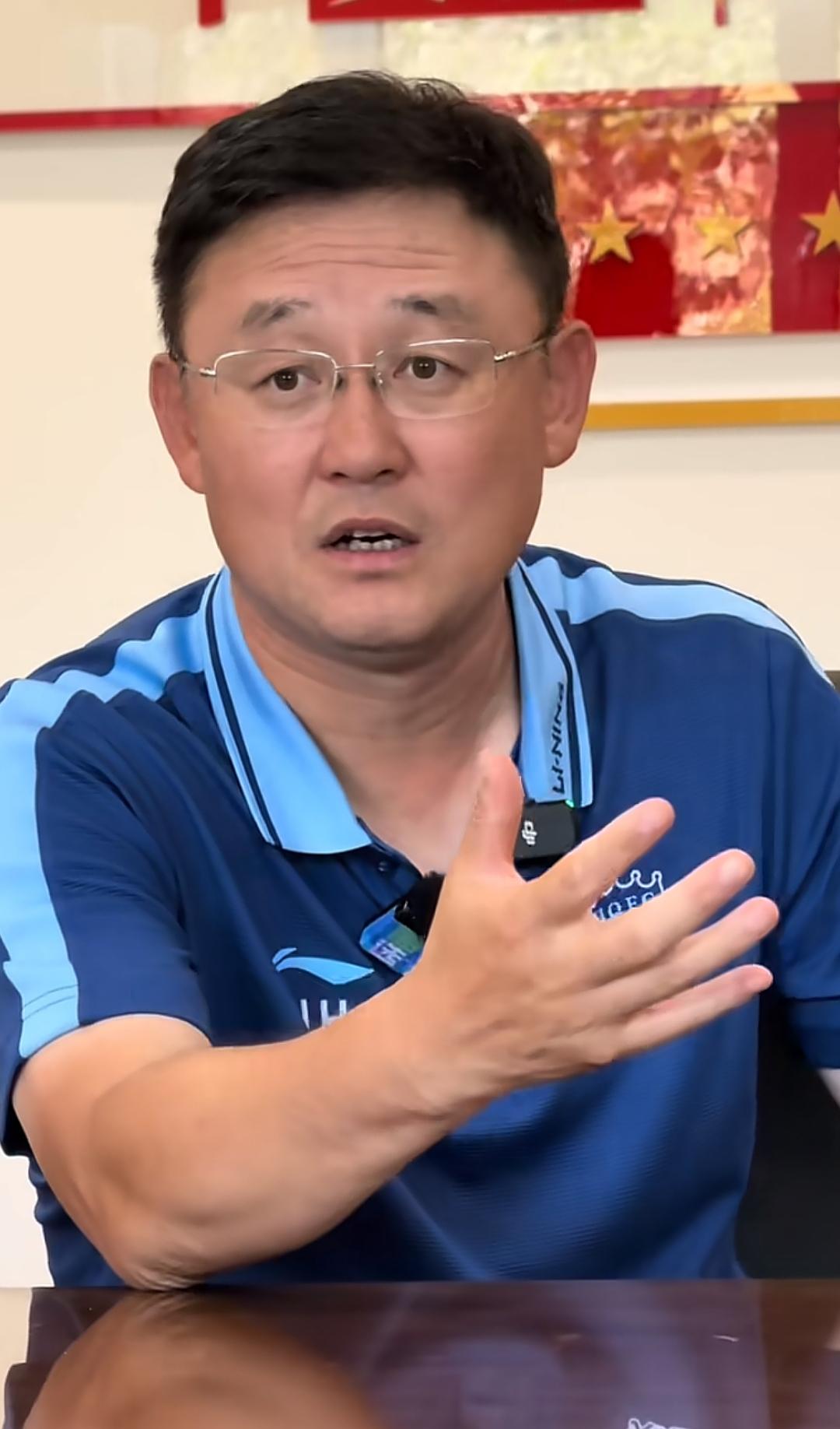 孙继海说，足球青训的孩子，8岁之前不需要练射门，不需要练长传，不需要练头
