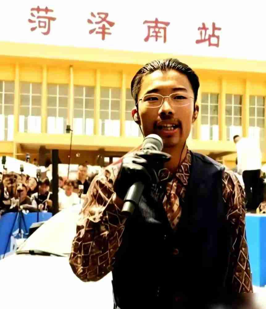 曾经一人带火一座城的荷泽网火郭有才，终究也逃不脱大多网友的老路！回归了现实！