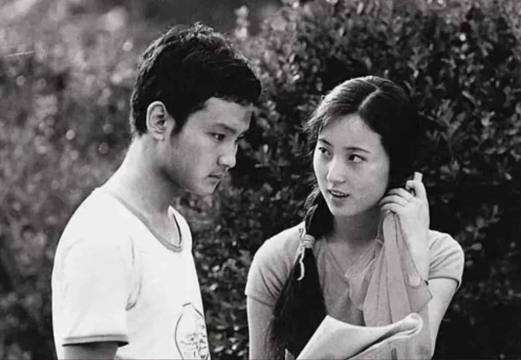 演员欧阳奋强说：“拍《红楼梦》时，有次我们去鞍山取景，晓旭她是鞍山人嘛，然后她爸