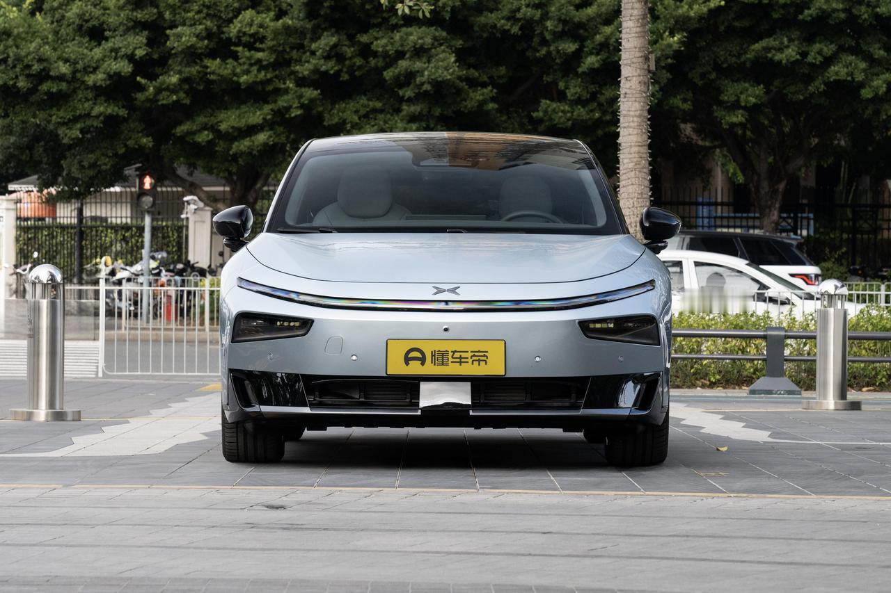 26款小鹏P7+：家用代步真香选？选纯电轿车的朋友，大概率都绕不开小鹏P7系列