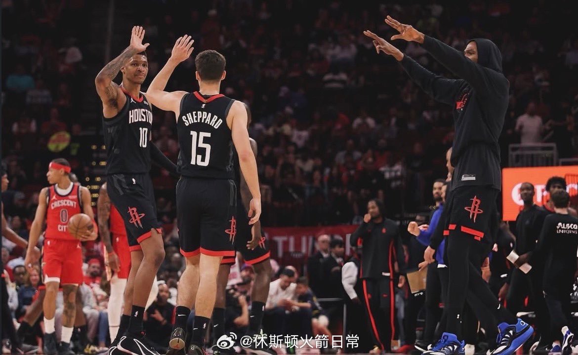 谢泼德本赛季首发17场比赛，场均16分5.3助攻4.2篮板2.2抢断1盖帽，三分