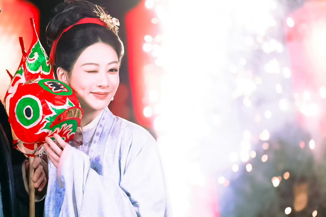 杨紫《家业》即将播出，他们怕了！急着翻出陈年旧案、拿告黑名单打压粉丝，无非是见紫