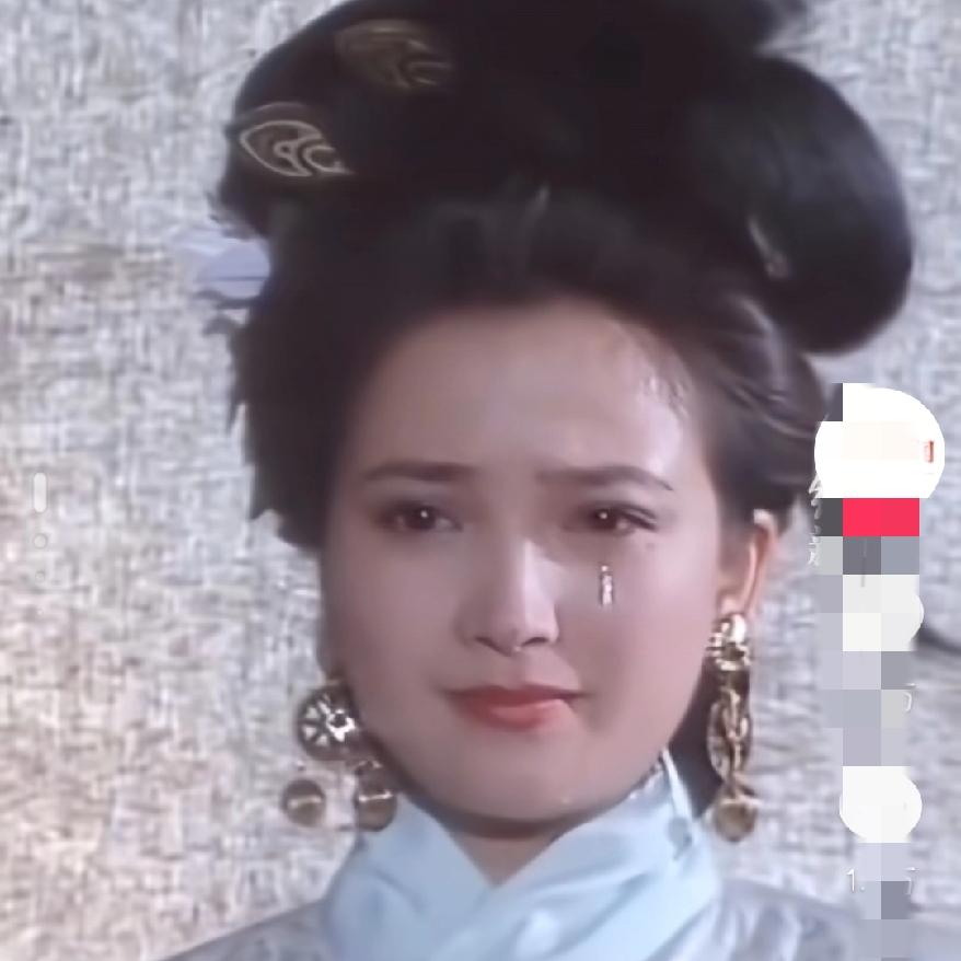 内地首批“瑶女郎”何晴离世，她是唯一演遍四大名著影视版的人，她这一走，带走了我们