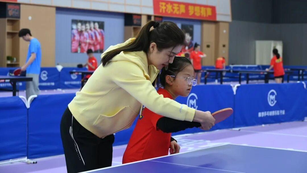 奥运冠军陈梦宁波乒乓球俱乐部正式揭牌，与张继科同城竞争，陈梦牵头组建专业教练团队