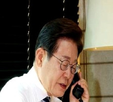 韩国媒体报道：韩国新当选总统李在明4日公布了新政府的第一批人事任命，并对前总统尹