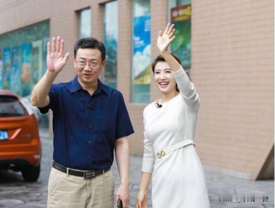 著名主持人刚强足足等待了十一年，终于得以向春妮求婚，但春妮却说：结婚可以，但我要