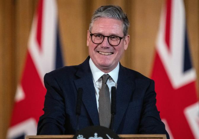 英国首相斯塔默当着全世界的面，说了一句大实话，当今世界就三个主角，美国、欧盟、中