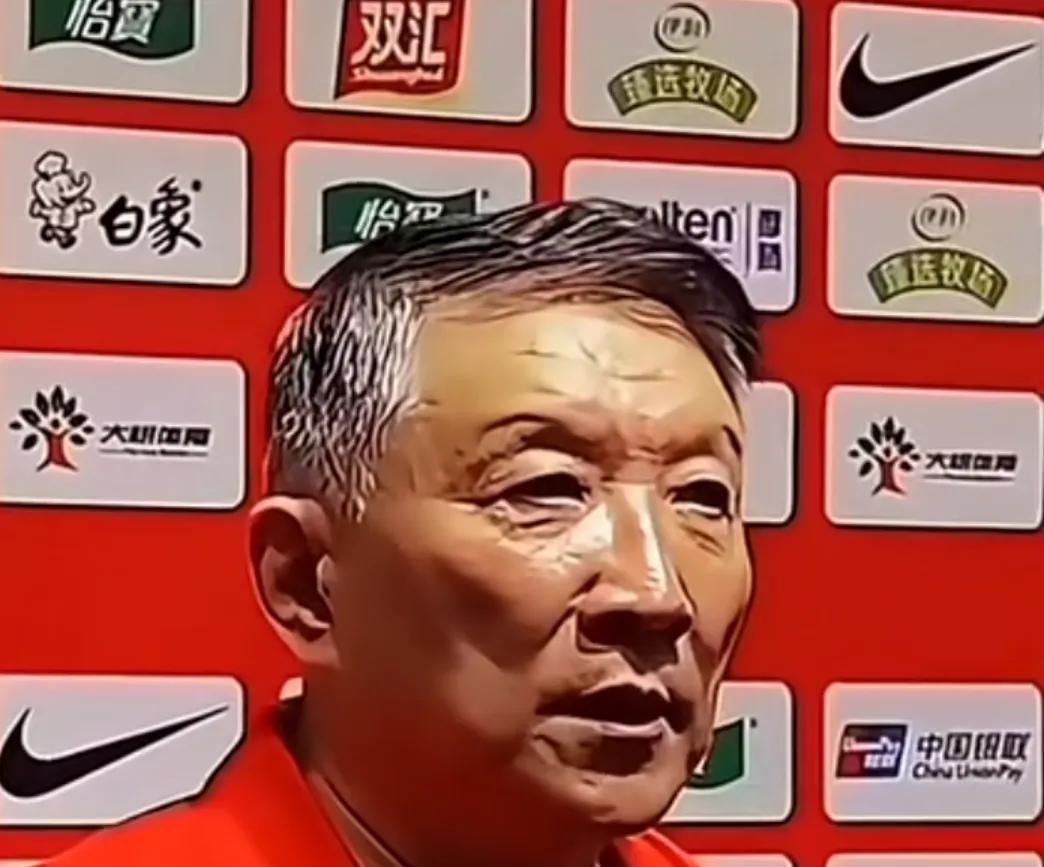 最近自媒体热炒说，“李梦回归国家队，”对此宫鲁鸣指导出来澄清。李梦是一个好队员