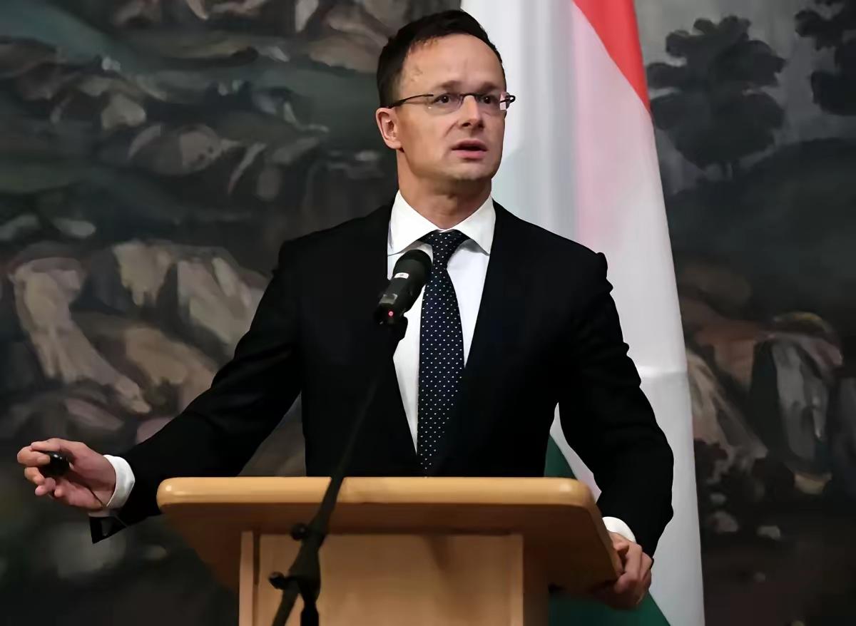 马扎尔表示，正在通过警方查找西雅尔多。​欧洲新闻网报道，当地时间13日，匈牙利