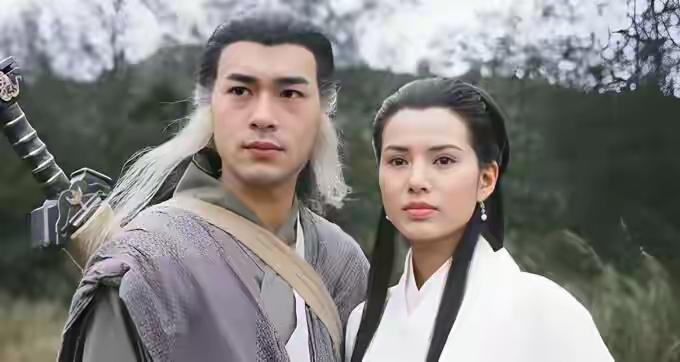 杨过后人黄衫女身份大揭秘！祖母既非小龙女也非郭芙，这一神秘细节暴露真相《倚