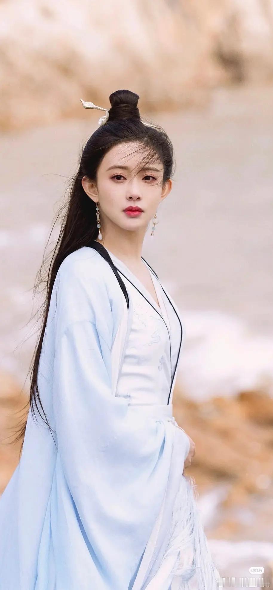 孟子义的妆造重复率也太高了吧，都要审美疲劳了