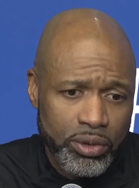 NBA季后赛活塞主场对阵魔术的比赛已经结束。赛后魔术主帅贾马尔-莫斯利接受了记者