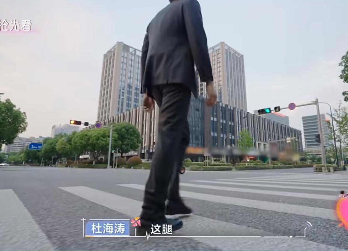 心动8预告:一个大长腿帅哥来搅局了。节目组太会玩了，刚刚要建立的秩序突然就要发