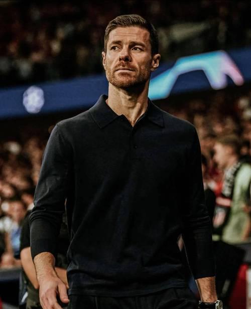 西超杯决赛，皇马输给了巴萨。阿隆索的战术和临场调整，肯定会招来非议。姆巴佩再次和