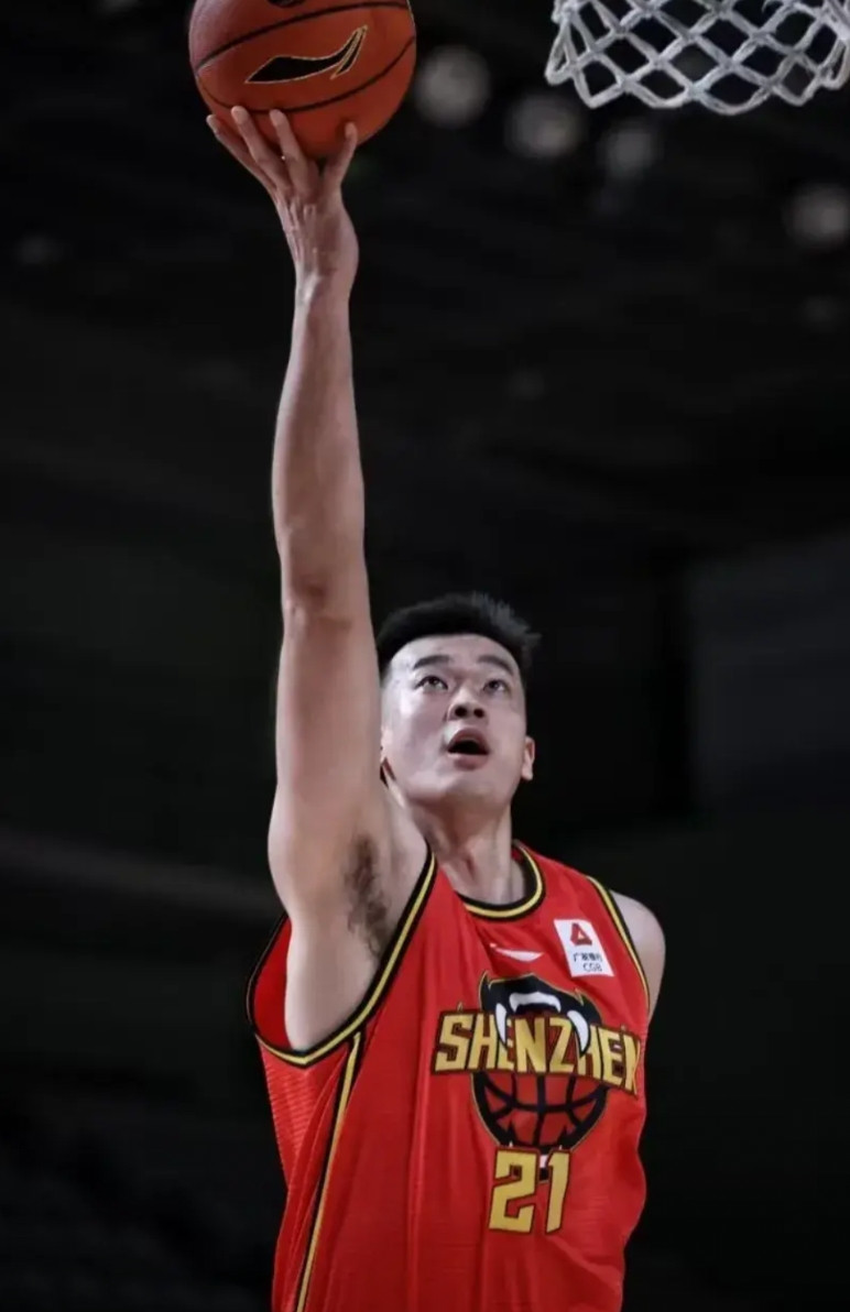 李慕豪又跑广东养老去了？如今的广东也是开启了养老院，着重收集各队有资历的球员，没