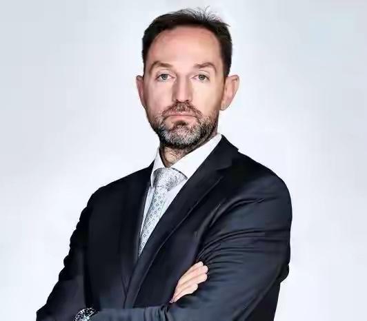 客胜辽宁！法莱卡斯这调度，真的太懂季后赛稠州客场拿下辽宁，靠的不是运