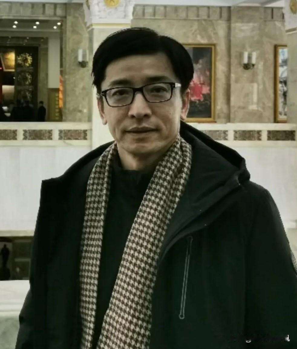 演员王鑫主动投案自首看了这个新闻，我着实震惊了要知道王鑫不只是一名演员，还是