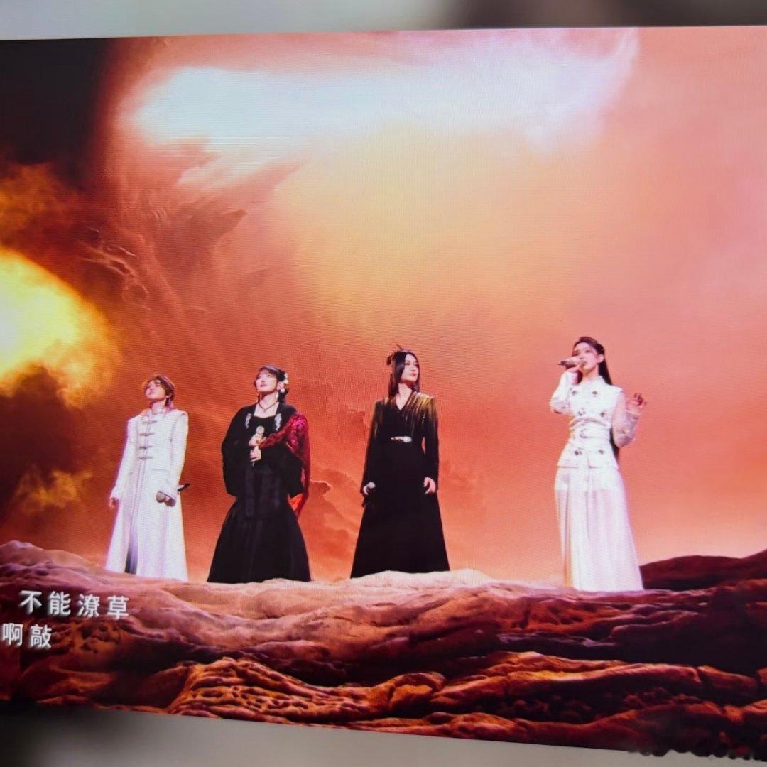 尚雯婕萨顶顶天神帮唱本届浪姐的神级舞台来了