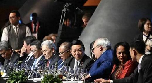 来也匆匆，去也匆匆！外长马尼拉待了半天，一举一动都是态度 7月21号，东盟外