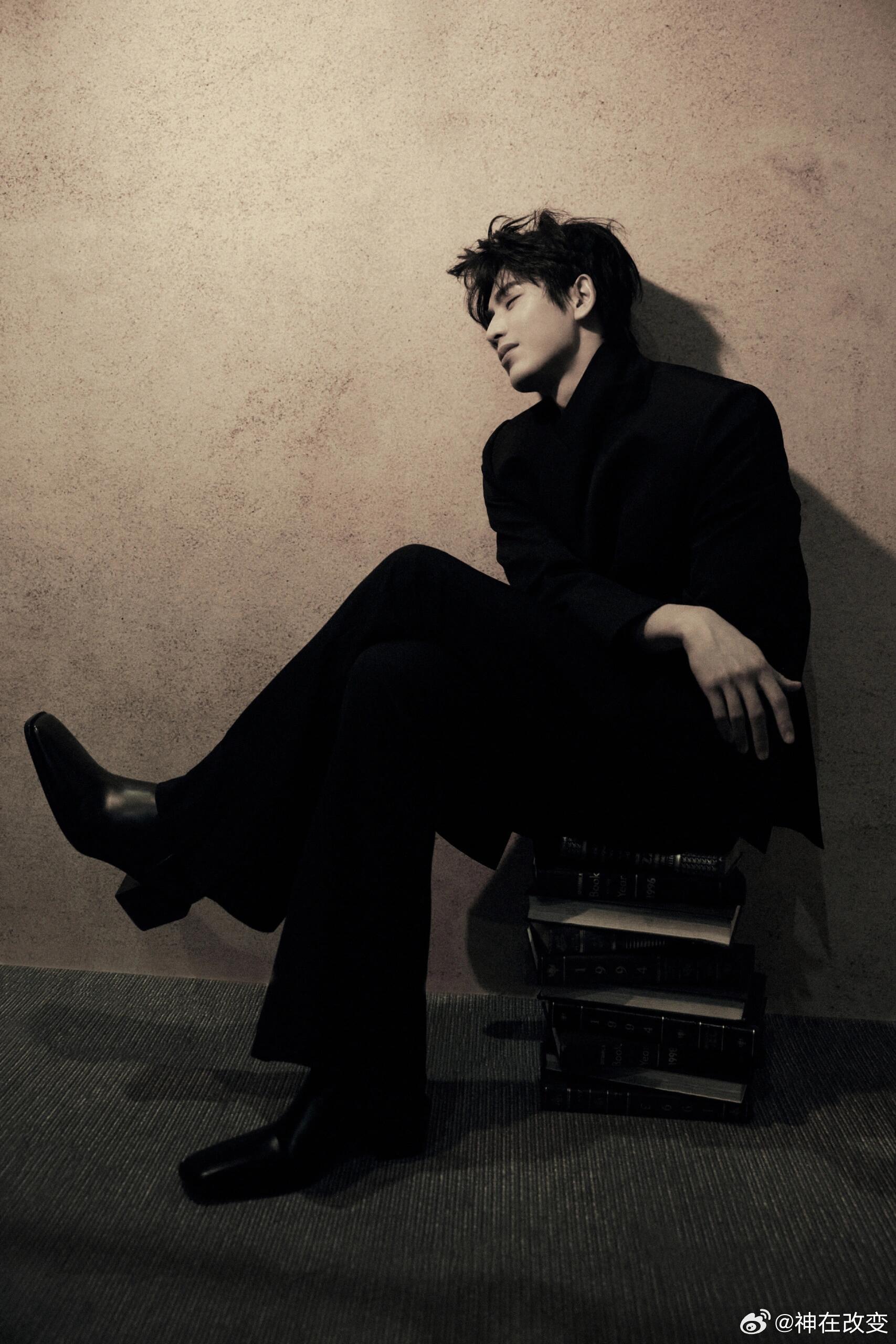 张凌赫这完全是……主人级别🥵张凌赫｜