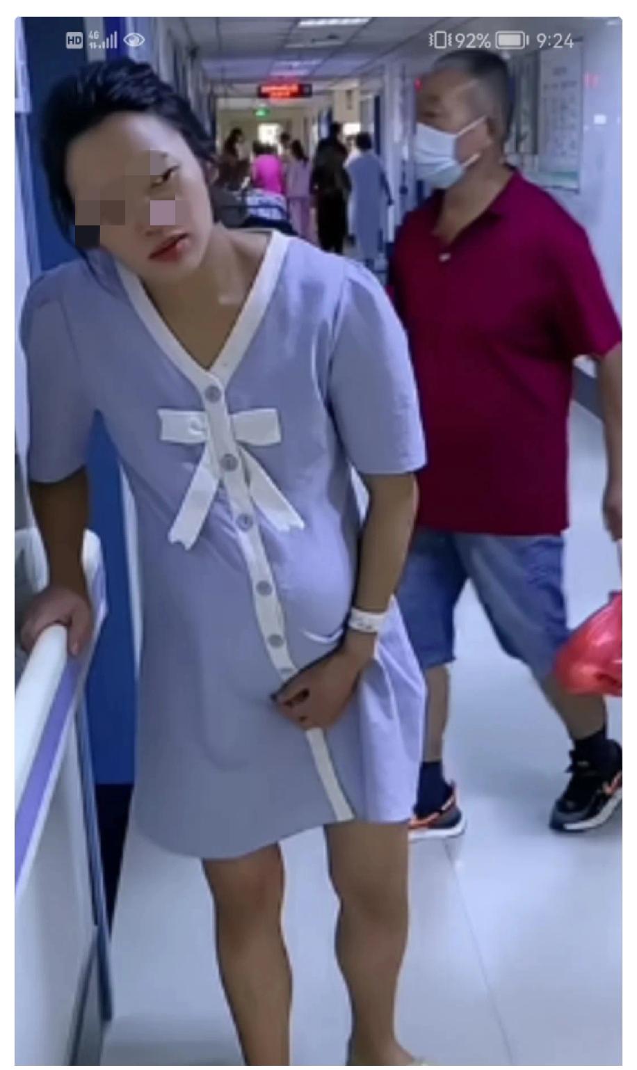 寒心，一报还一报！女孩怀孕两个月了，本来男方给的彩礼是26万，后来男方说只要8