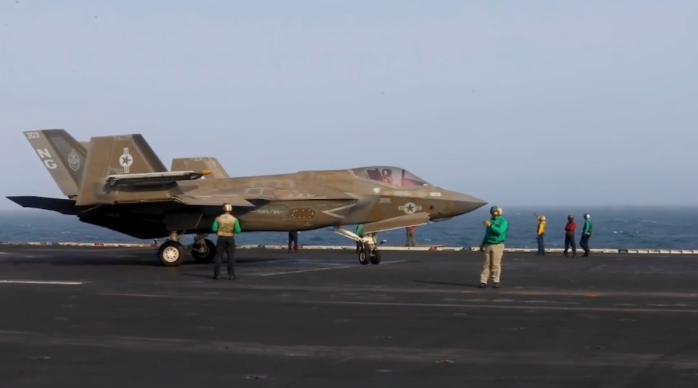【被困中东几个月，美军F-35C生锈了】一组来自阿拉伯海上的视频显示：美国海